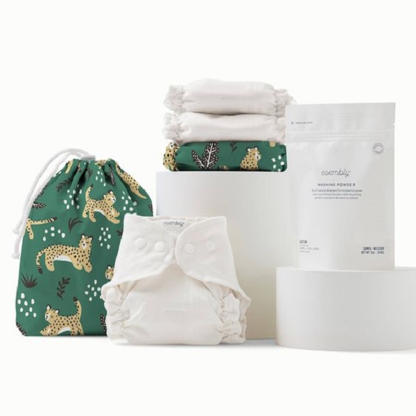 Learn how to wash newborn diapers 