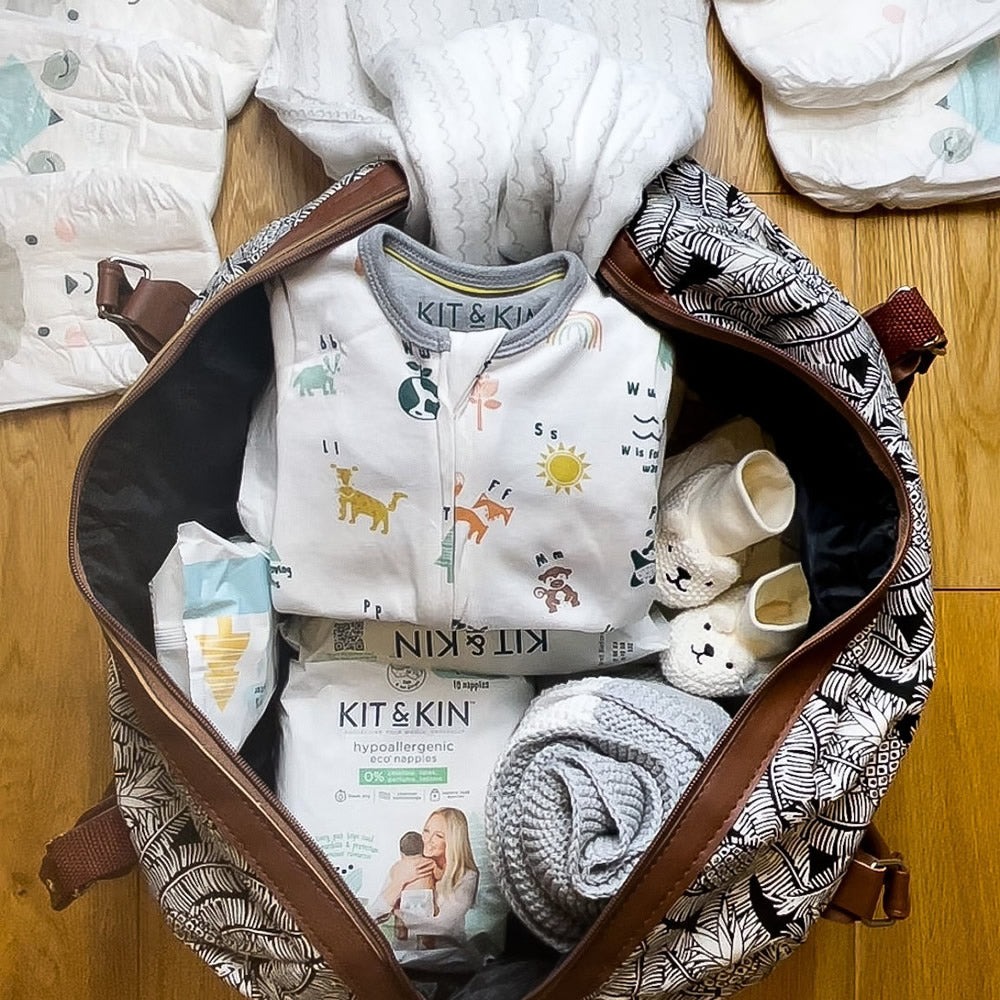 what to pack in diaper bag for newborn